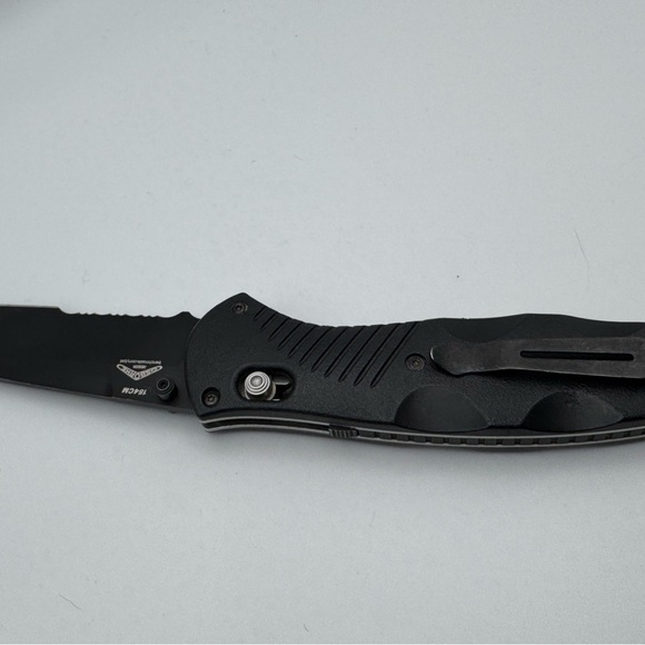 Benchmade Barrage Tanto Serrated Folding Knife Mint - Picture 4 of 7